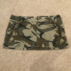 Camo mini skirt